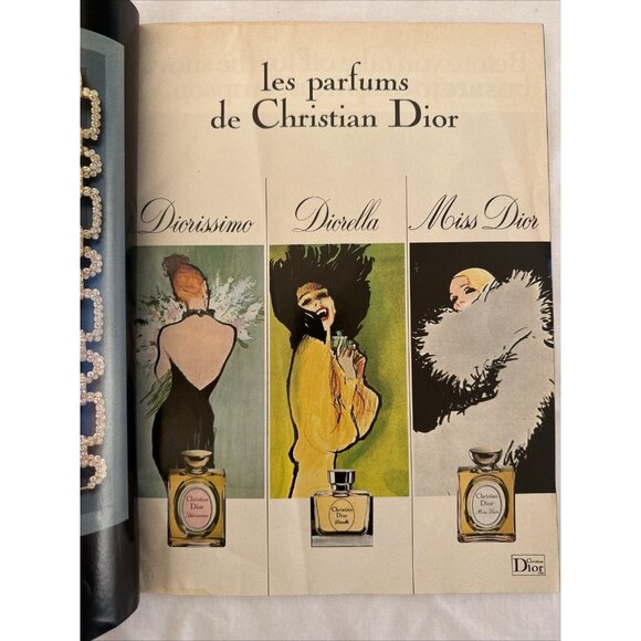 BRITISH VOGUE - December 1975 - Picture 15 of 16